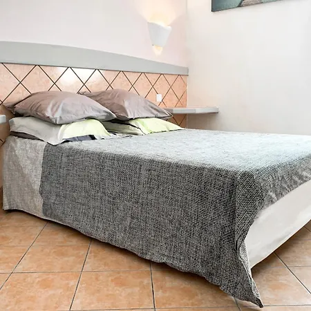 Arghjola Bed and Breakfast 3*