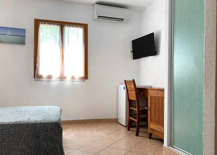 Oda ve Kahvaltı Arghjola